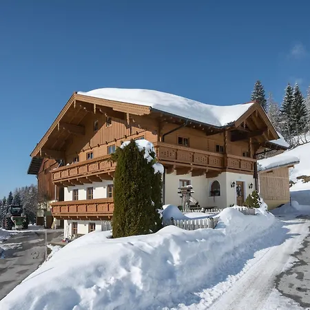 Alpine Retreat With Mountain Views Wagrain