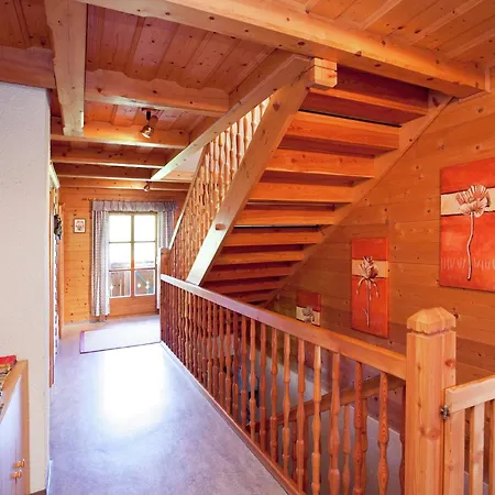 Alpine Retreat With Mountain Views Appartement