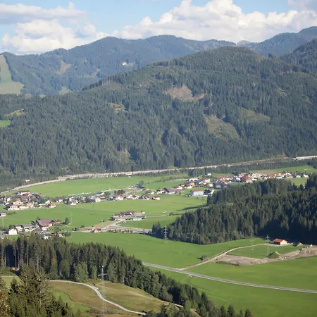 Appartement Alpine Retreat With Mountain Views *