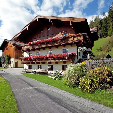 Alpine Retreat With Mountain Views *